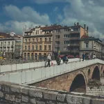 Apartment Latin Bridge